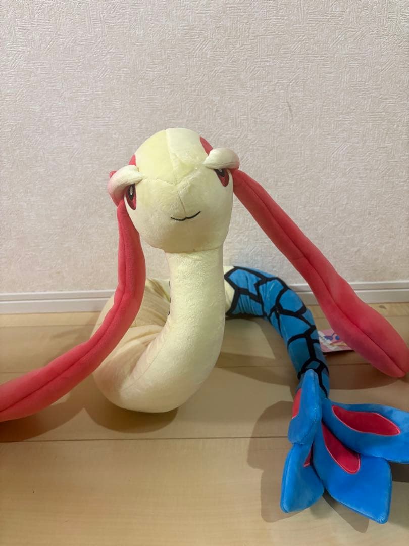 ポケモンセンターロングにょろにょろぬいぐるみ　ミロカロス約135cm