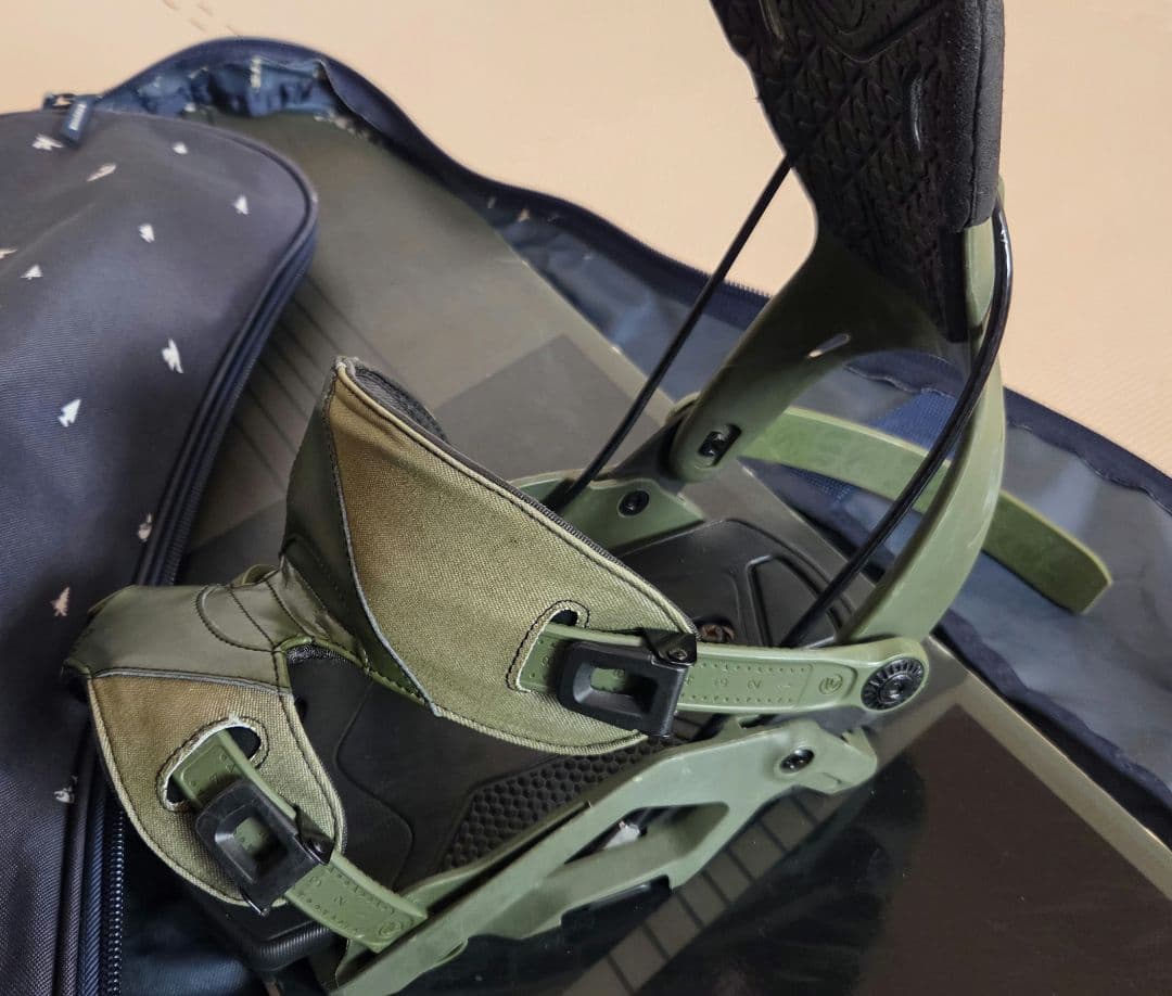 FLOWスノーボード ビンディング ケース付き