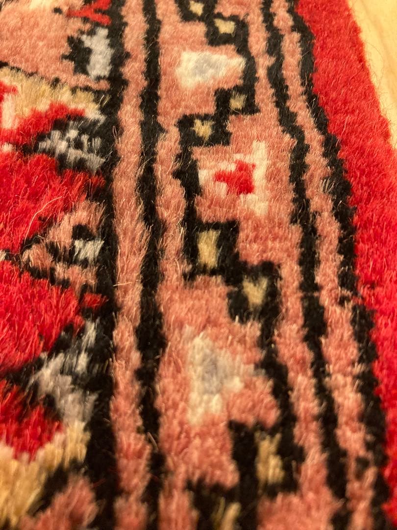 絨毯　75センチ×49センチ