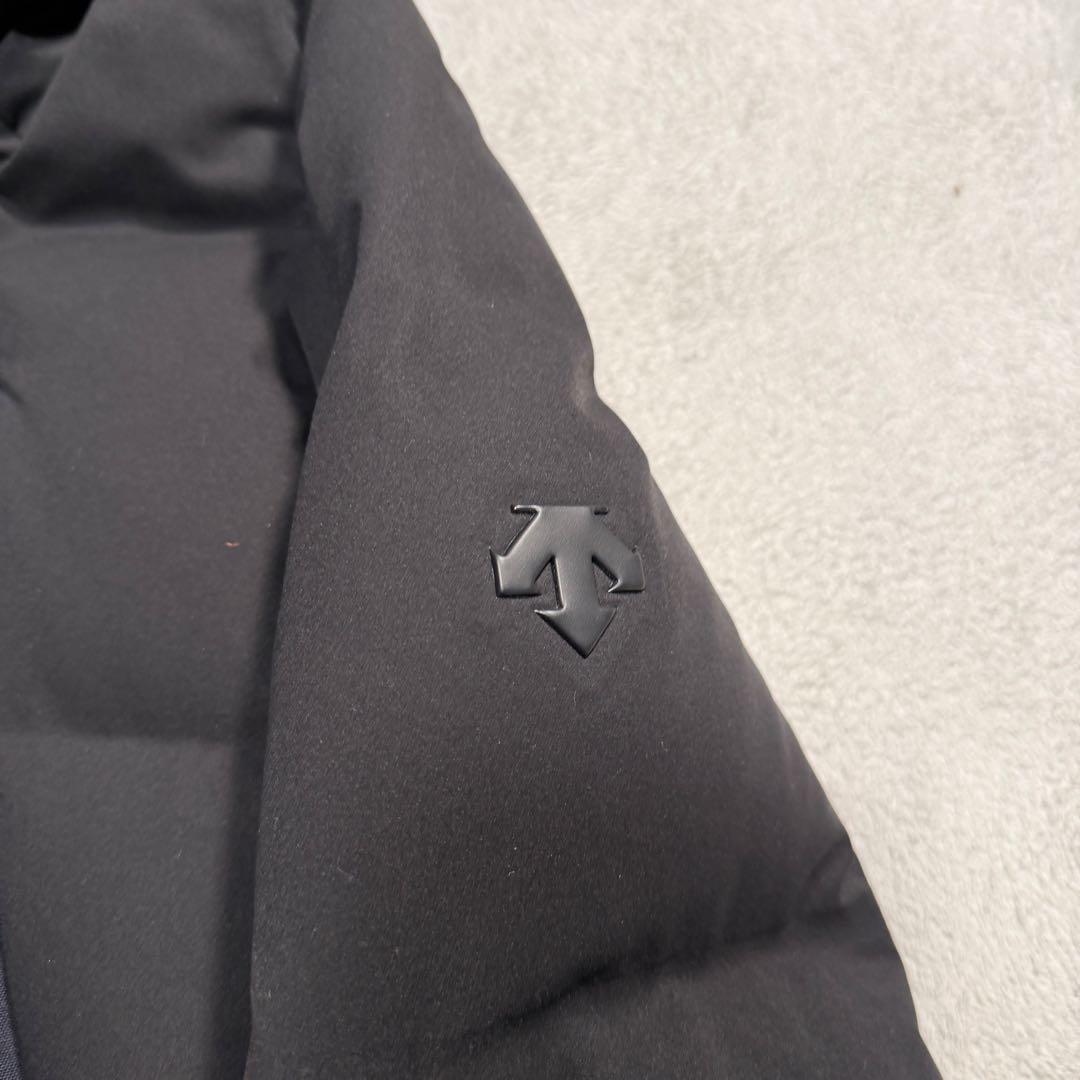 デサント　水沢ダウン　マウンテニア　DAMOGK30U 黒　 Mサイズ　ブラック