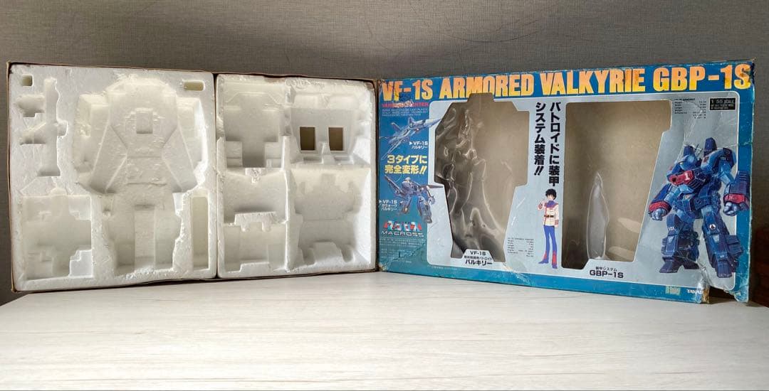 VF-1S Armored Valkyrie GBP-1Sダメージあり 空箱のみ