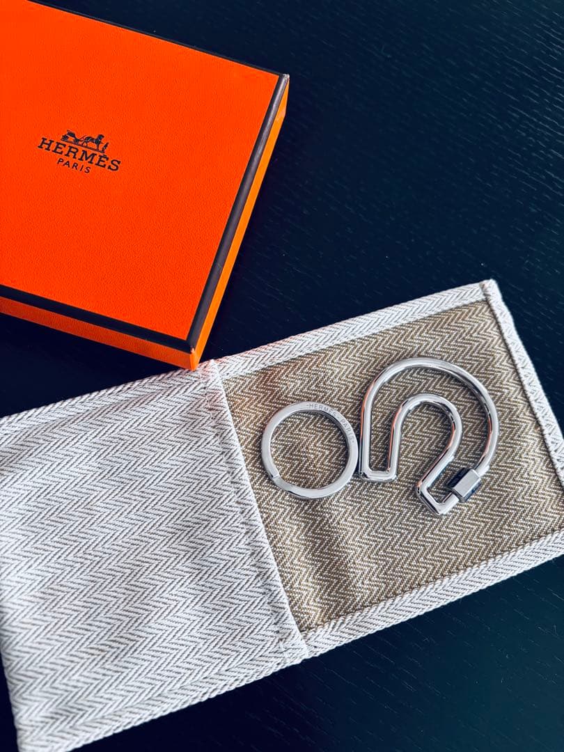 [国内正規店購入] エルメス キーホルダー＜フェール・ア・シュヴァル＞ネイビー