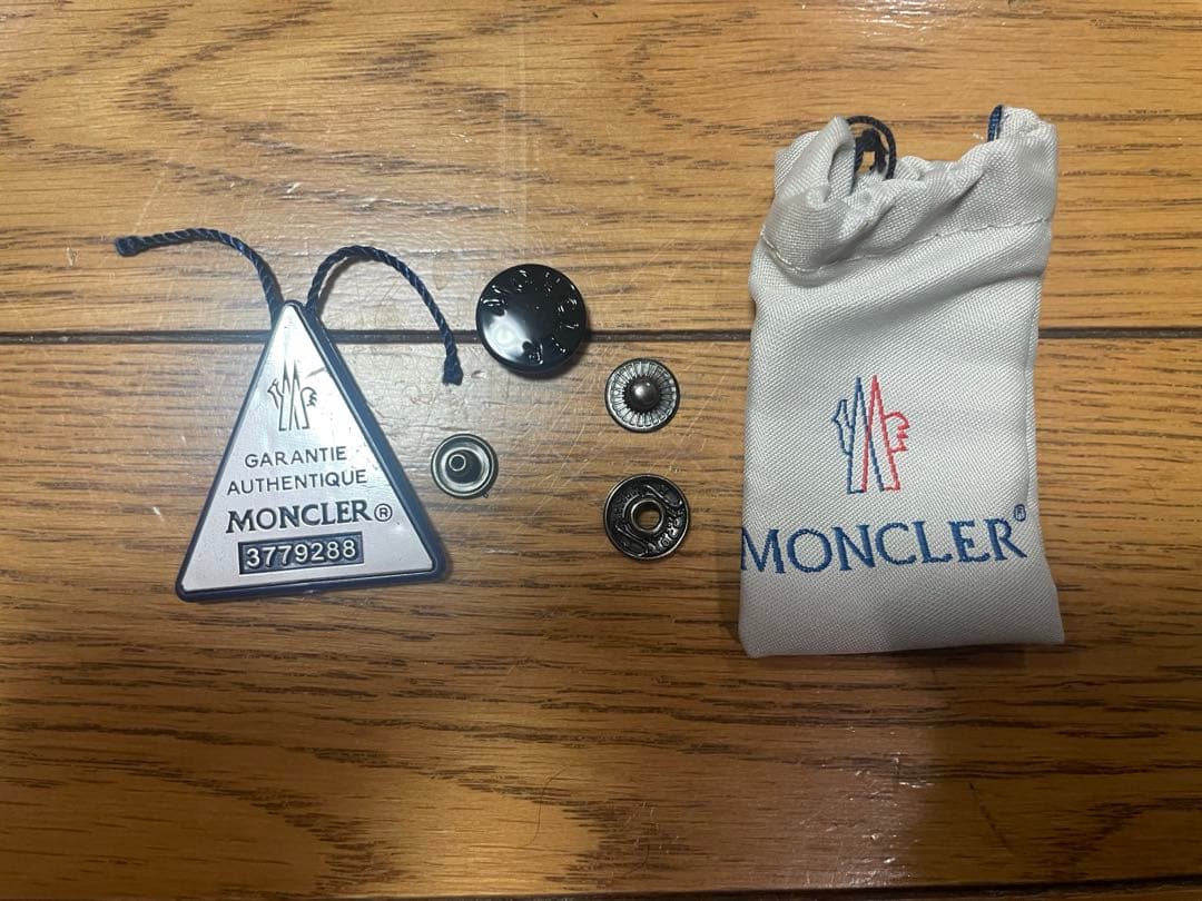 MONCLER モンクレール ダウンジャケット！