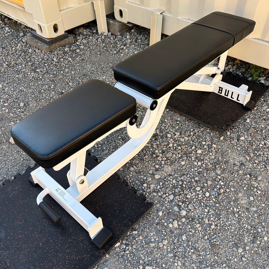 未使用 BULL アジャスタブルベンチ　MBC ONI ROGUE ELEIKO