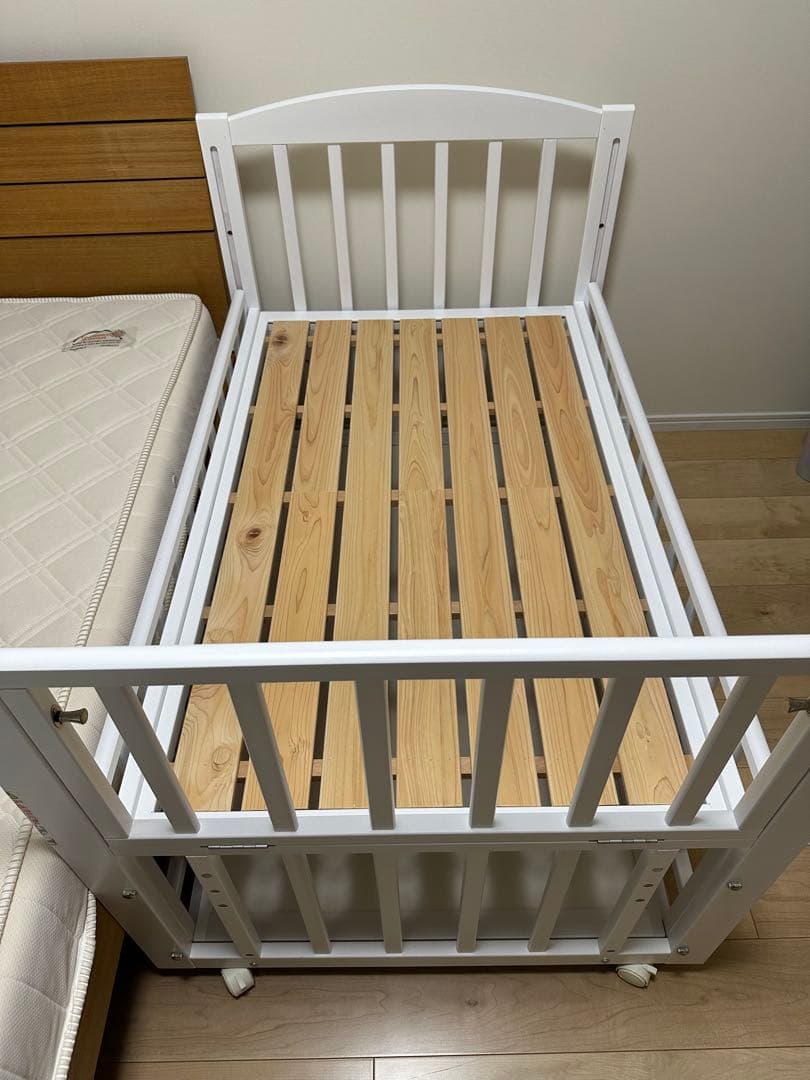 ヤマサキ国産スリーオープンベビーベッド ビーサイドDX-270W