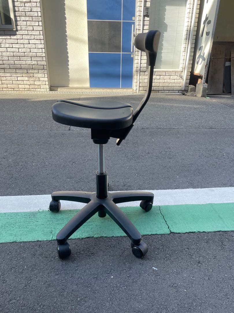 【値下げしました】アーユルチェア ブラック