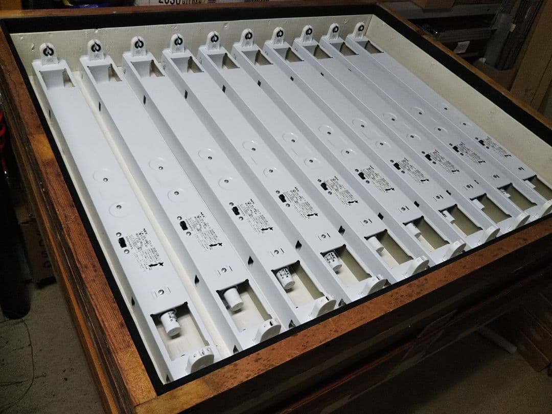 露光機 製版機 20W×10灯 50/60Hz 引取り希望 発送希望はコメント要