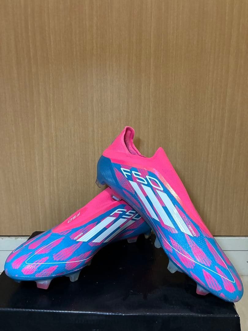 F50 サッカースパイク　ピンク/ブルー 28cm 新品