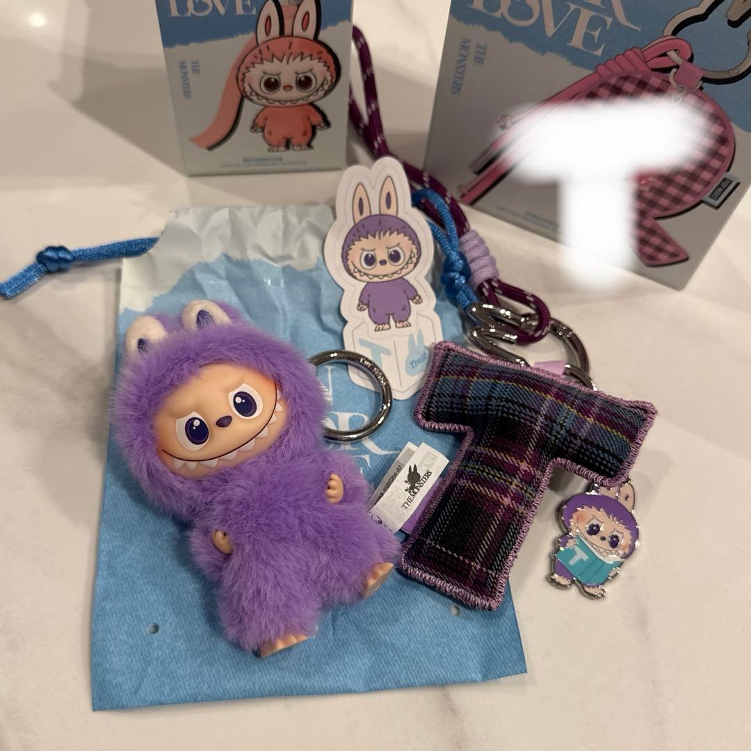 T ラブブ LABUBU PIN FOR LOVE &アルファベットチャーム