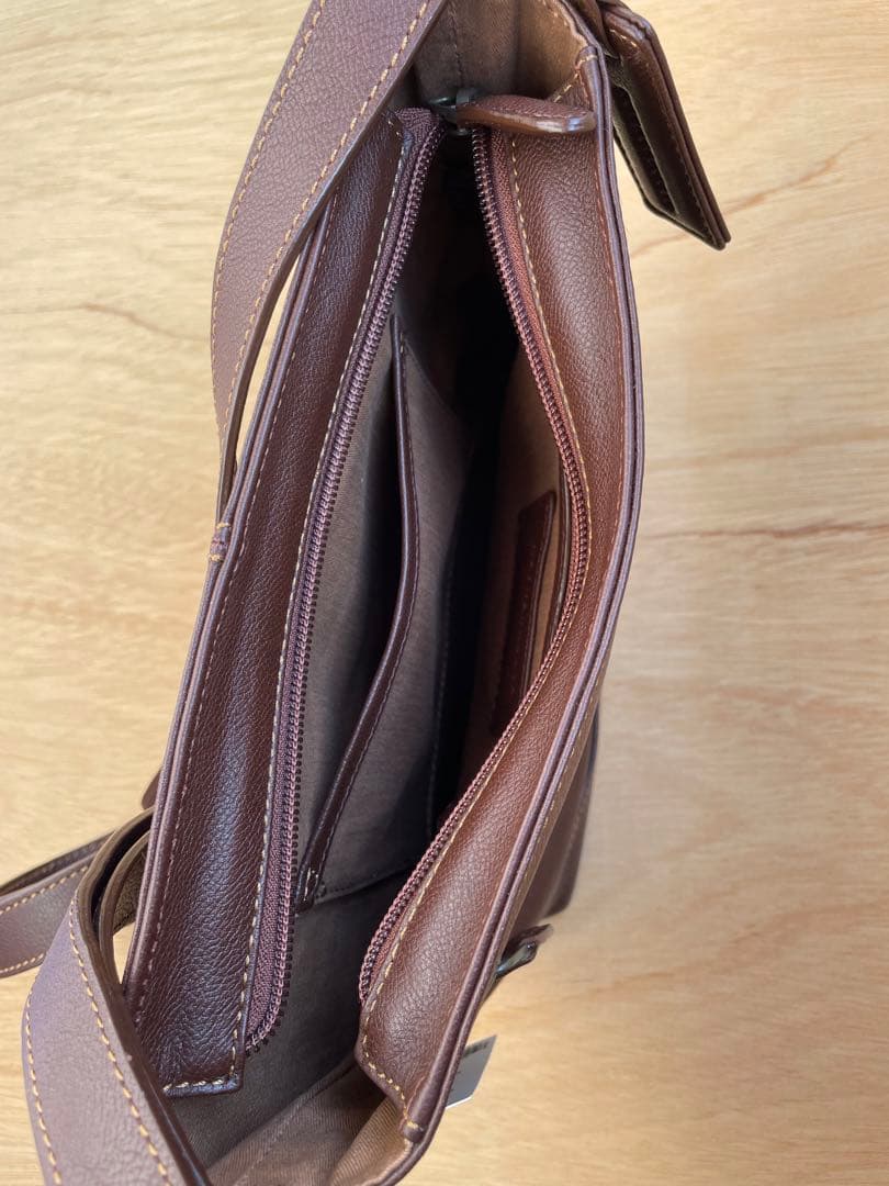 MOTHERHOUSE レザー ショルダーバッグ