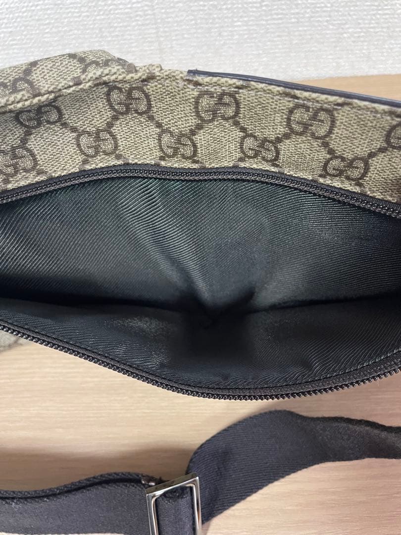 GUCCI　ボディバッグ　ウエストポーチ