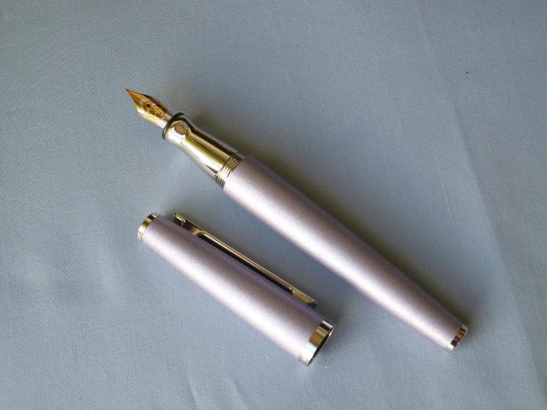 ottohutt　D06　Shine Lilac Platinum