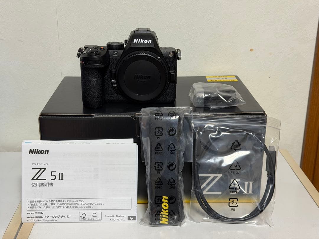 シャッター数少なめ ミラーレス一眼カメラ Nikon Z5II ボディ 良品