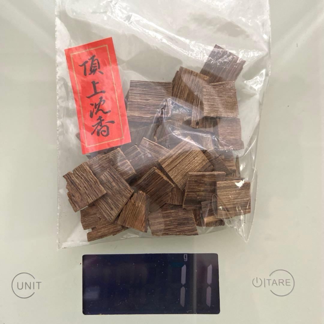 頂上沈香 角割 約11g 箱入り