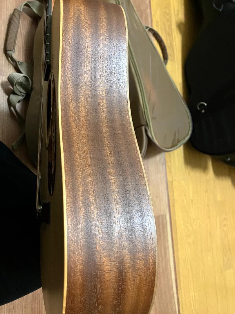 Taylor BT1 ピックガード後付け　ギグバッグ付き