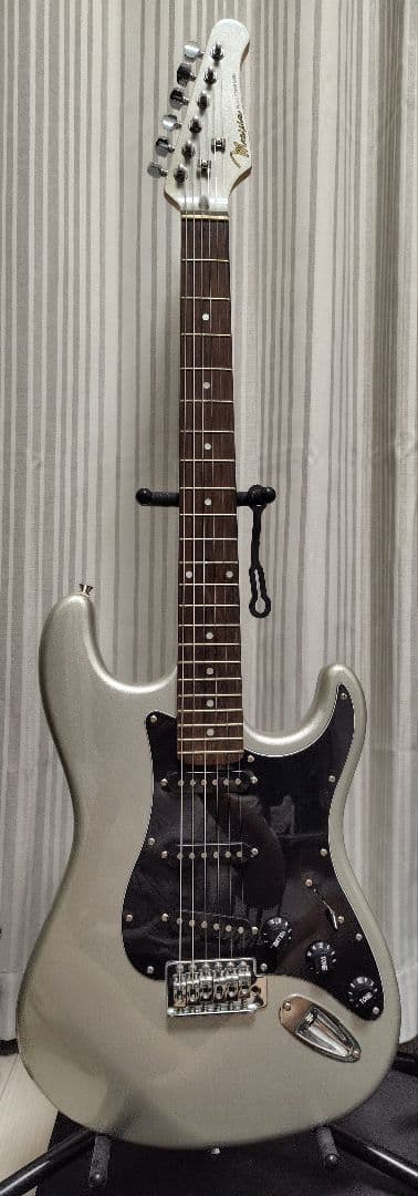 mavis エレキギター