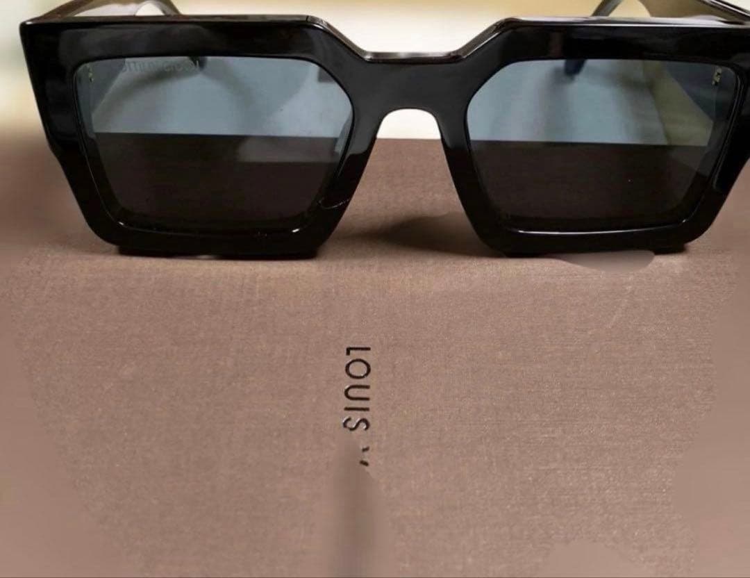 u*f様 レア Louis Vuitton ブラック サングラス