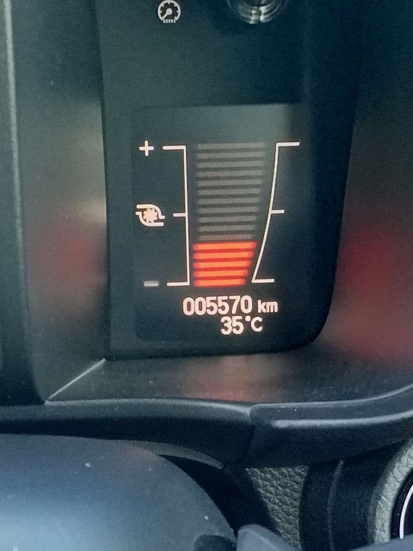 新型N-BOXターボ車　エアクリーナー　インタークーラーエアーガイド