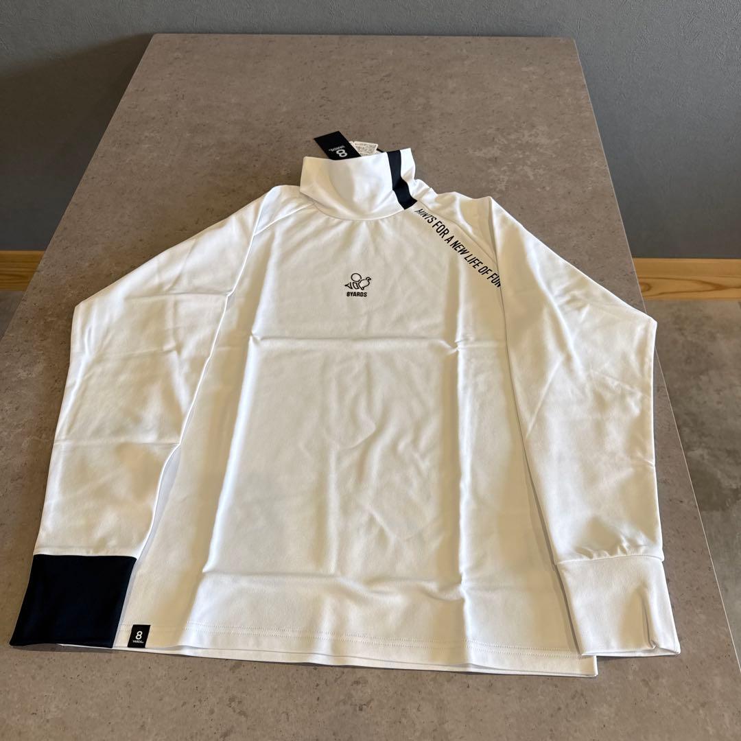 ハチヤーズ ホワイトハイネックシャツ