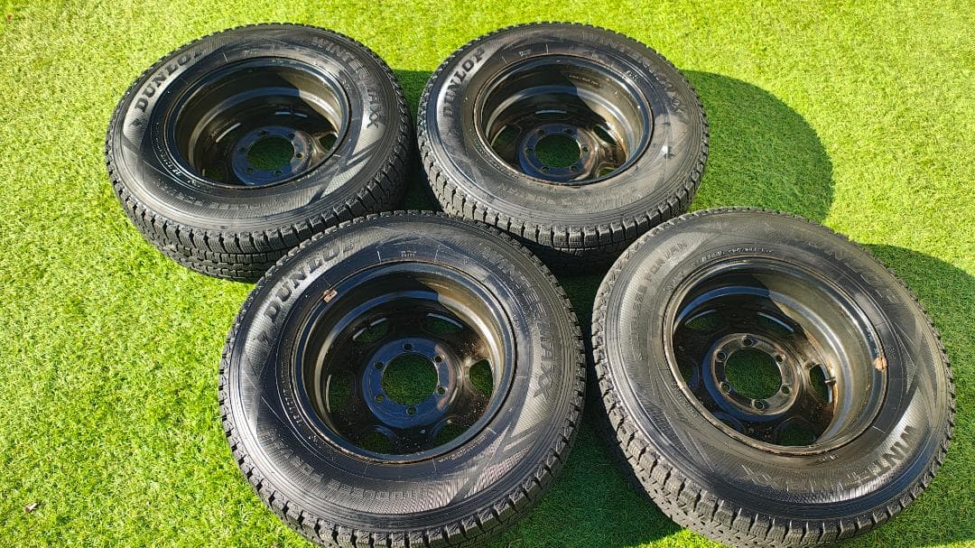 ④ハイエース(200系)用のスタッドレスタイヤ＆ホイール4本セット(中古)