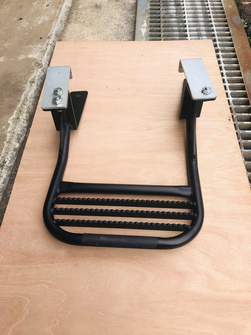 【sanconsan】JB23サイドステップ（運転席用）アピオ「ゲジゲジ君