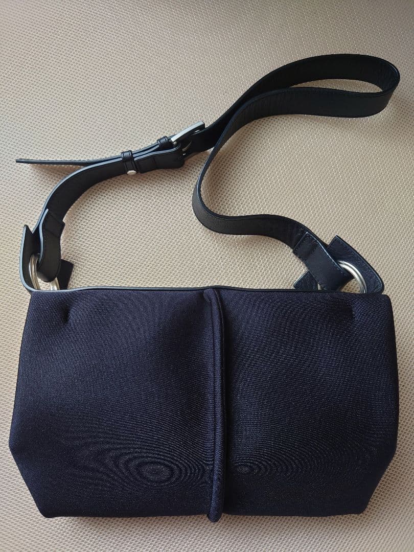 Kawa-Kawa 日本製WETボディバッグ　ブラックM