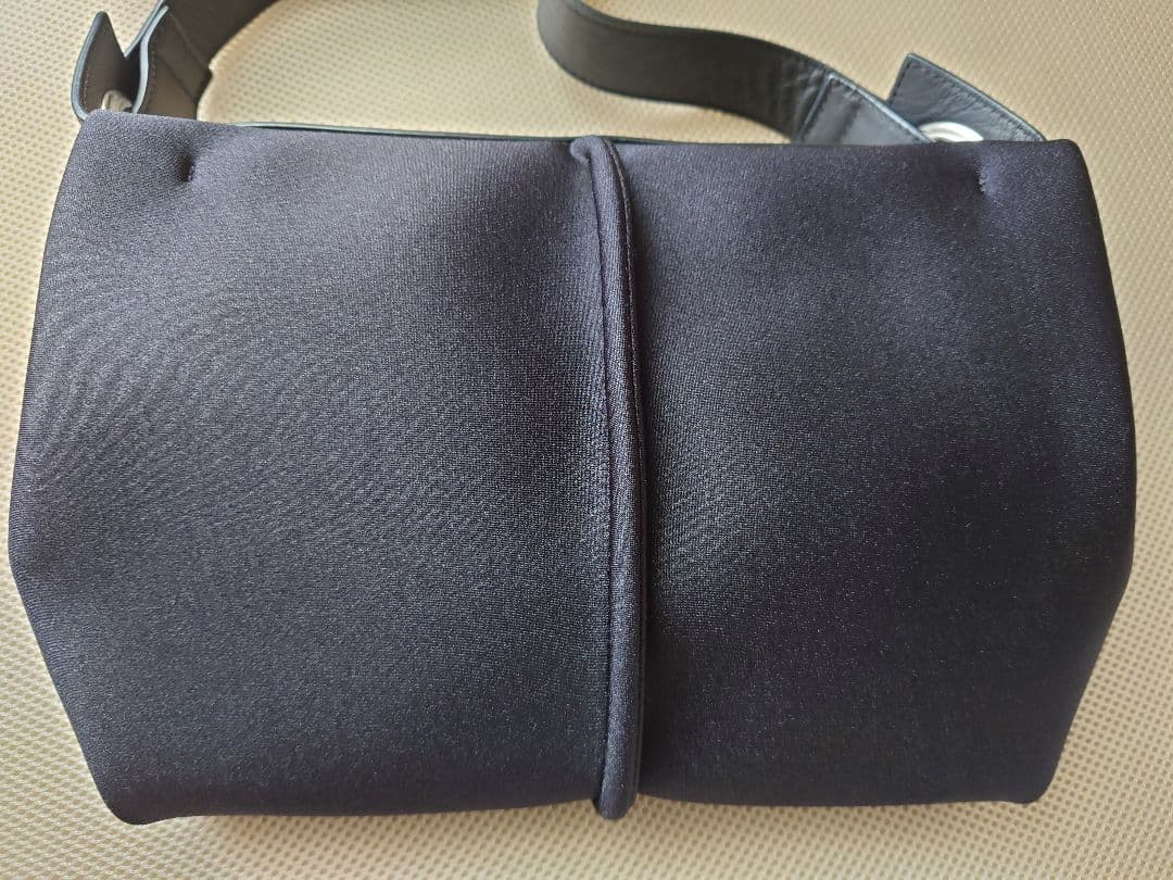 Kawa-Kawa 日本製WETボディバッグ　ブラックM