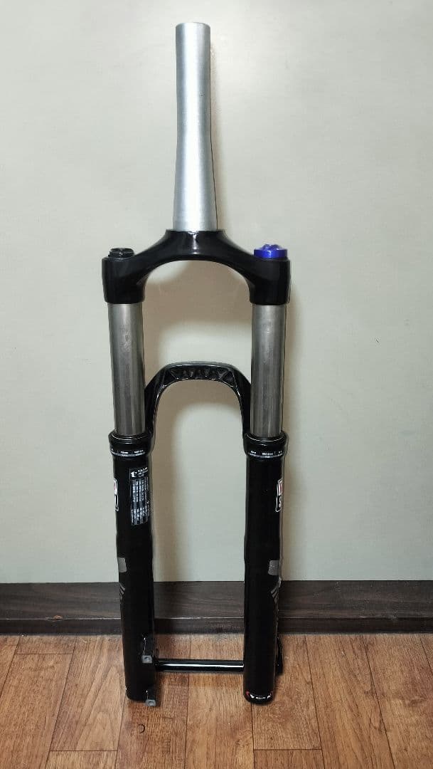【送料無料】 ROCKSHOX Recon エアサスペンションフォーク