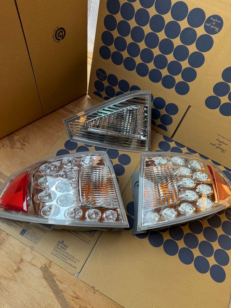 S616　スバル テールランプ