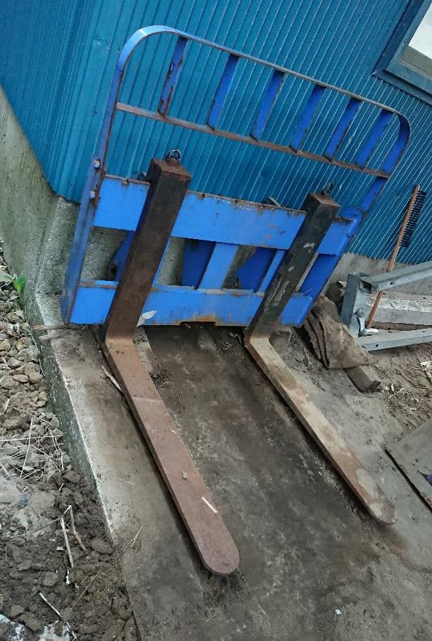 フルカワミニホイールローダのパレットフォーク