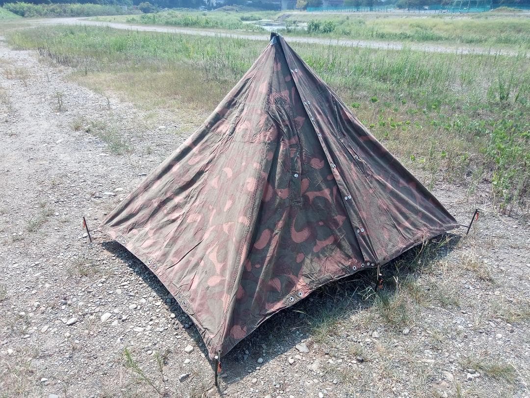 【希少】ハンガリー軍　テントシート2枚組　ハリケーン迷彩　軍幕テント