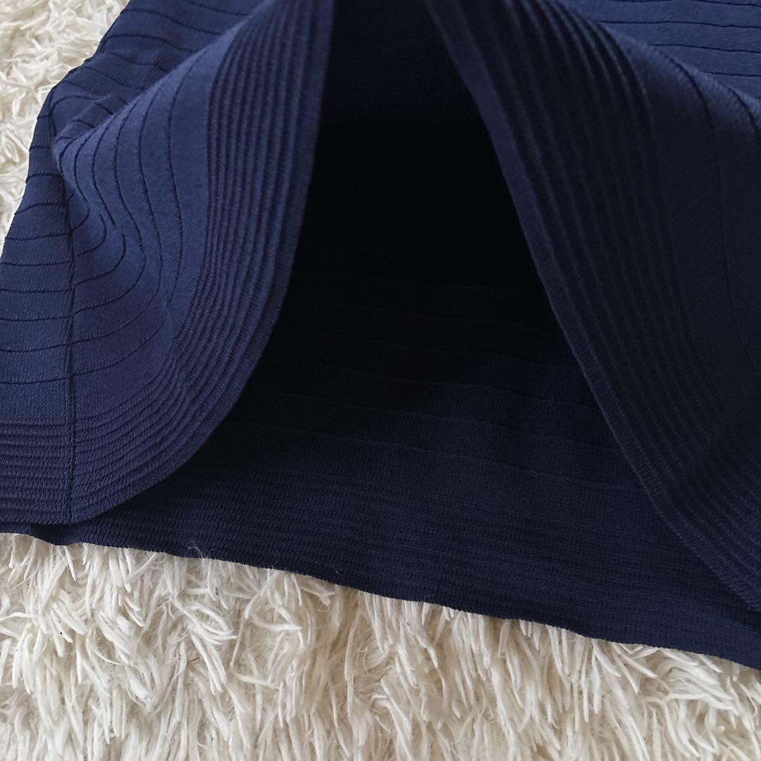 miu miu ノースリーブVネックニットワンピース　ネイビー　ミニ丈　タイト