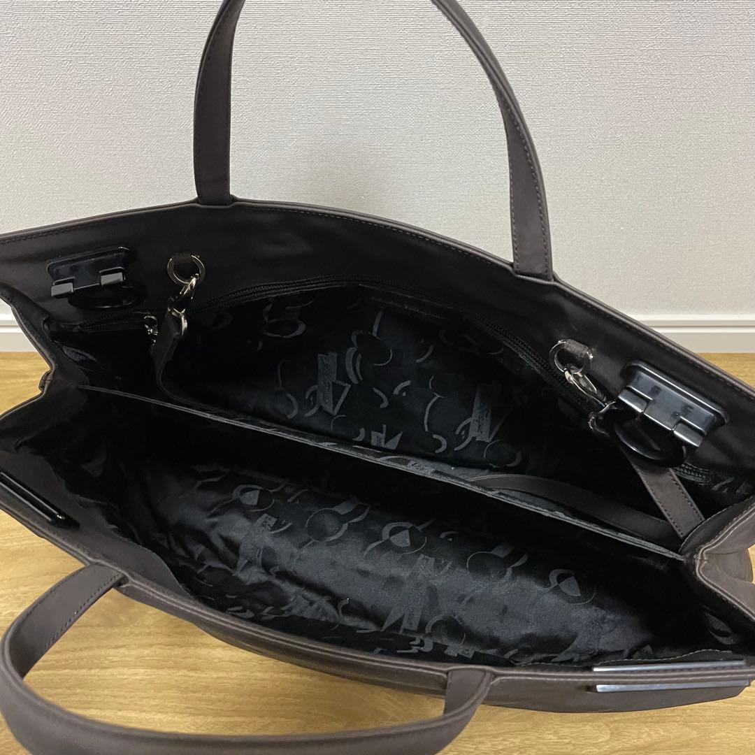 《美品》Ferragamo（フェラガモ）ナイロン×レザー ハンドバッグ ブラウン