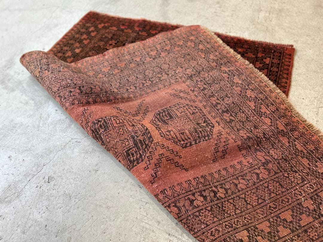 【Vintage rug】アフガニスタン産｜176 × 127cm｜トルクメン族