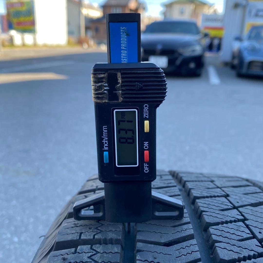 中古バリ溝‼️ブリヂストンスタッドレスセット215/60R17カローラクロス