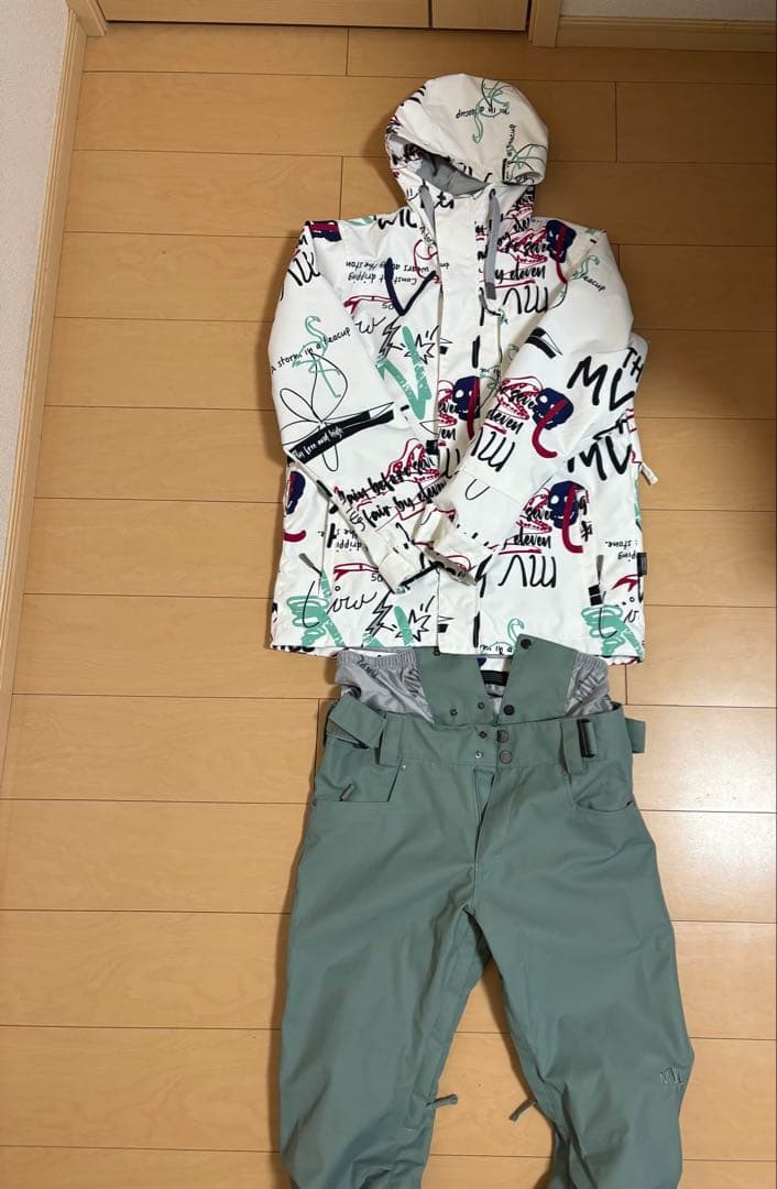 スノーボードウェアセット（女性用） MVL