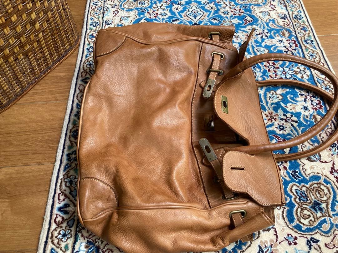 ジェニュインレザーバック