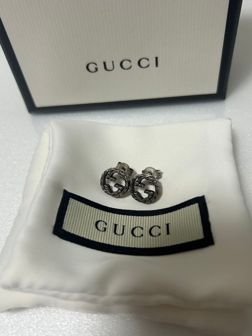 GUCCI インターロッキング　スタッズピアス
