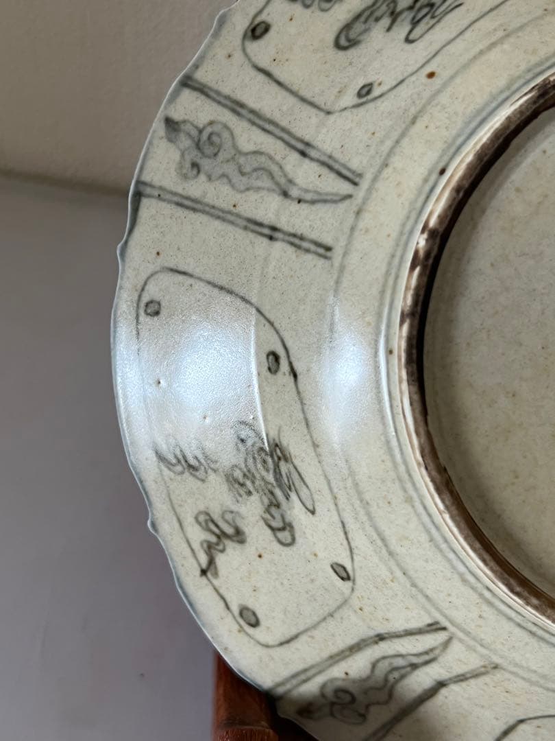 Hoa Hào 大明宣徳年人物花卉紋皿；西X-7