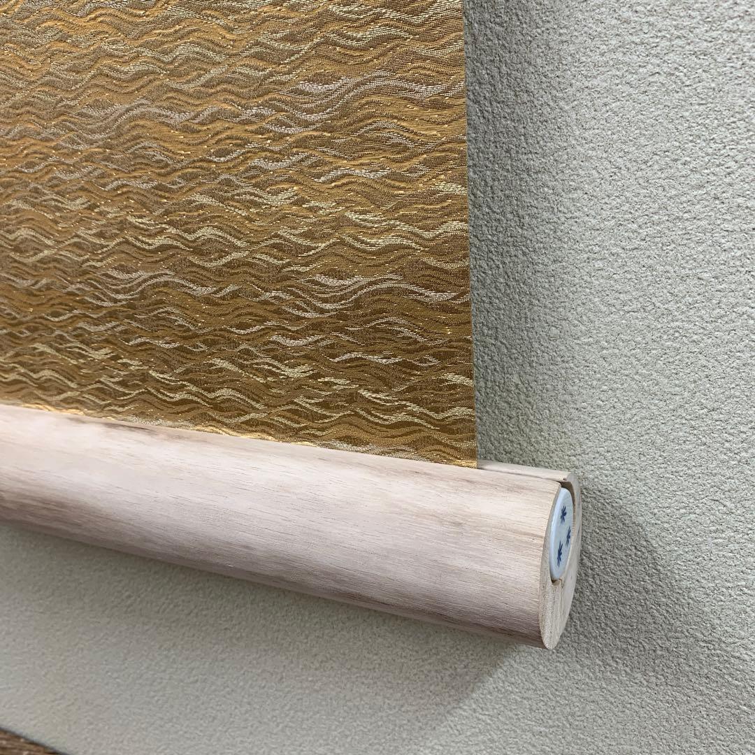 美品 掛け軸 広森耕仁作 夫婦鯉の滝登り図 共箱 太巻き付 美術年鑑掲載作家