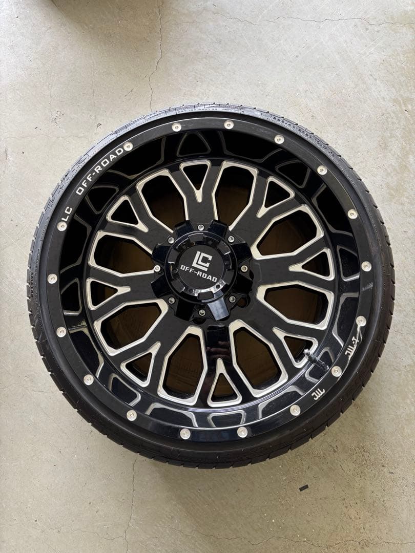 LC Off-ROAD ホイール、タイヤ5本セット