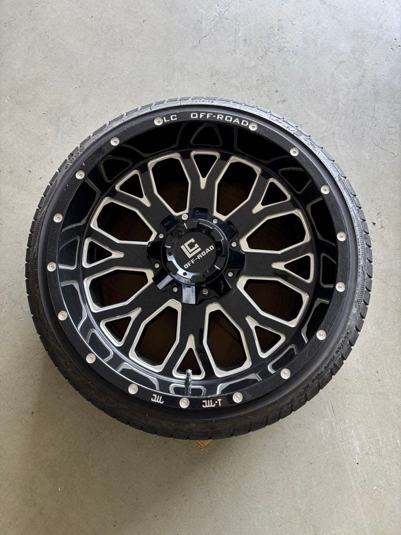 LC Off-ROAD ホイール、タイヤ5本セット