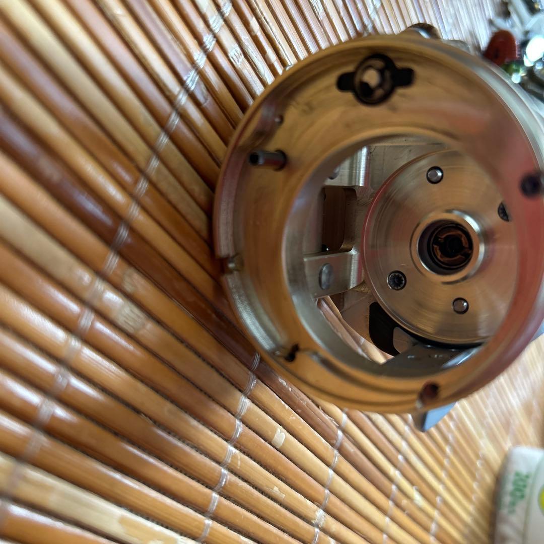 ダイワ　ミリオネア cv-z205 右ハンドル　外部調整ダイヤル