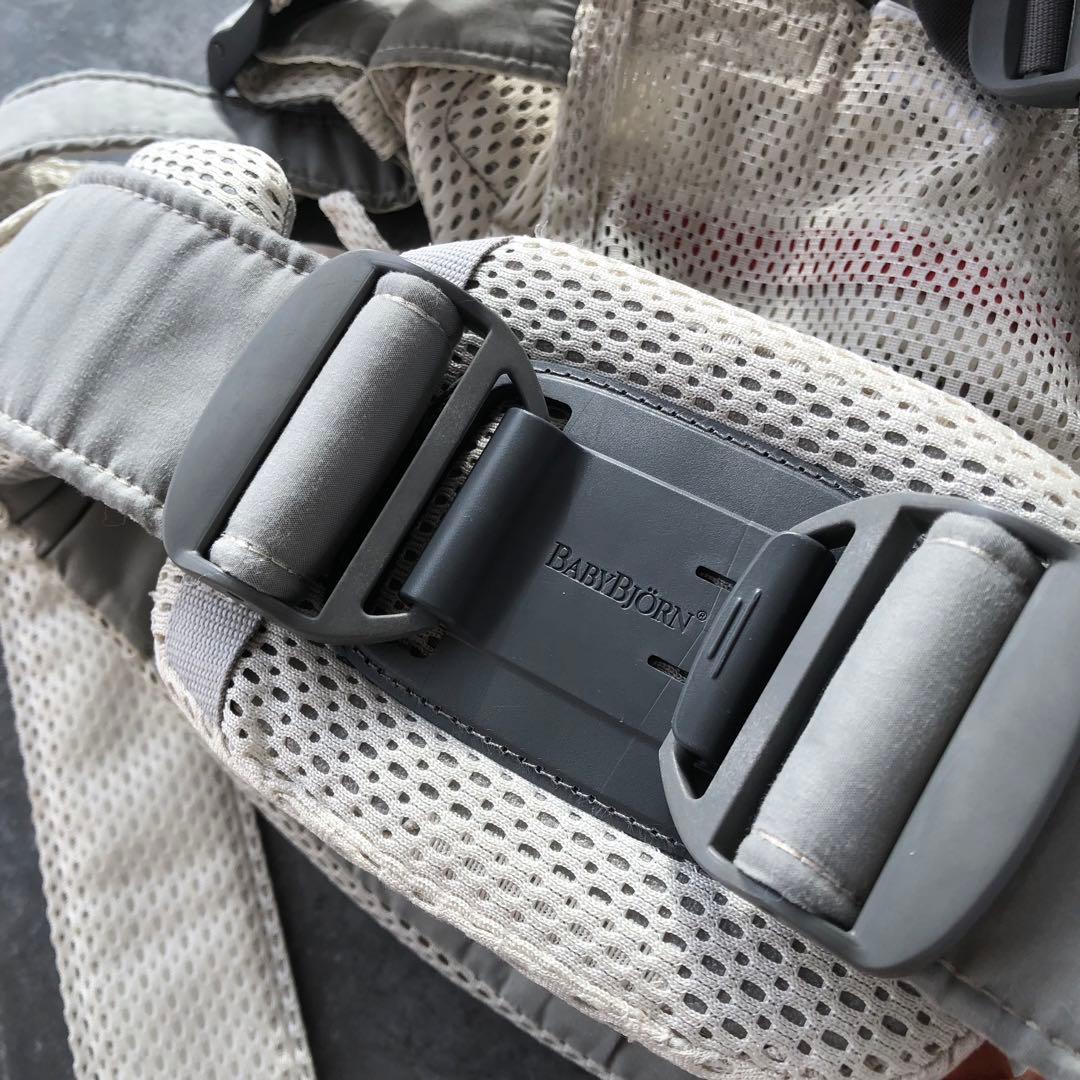 美品　人気　最上級モデル　ベビービョルン　抱っこ紐　ハーモニー　クリーム　箱付き