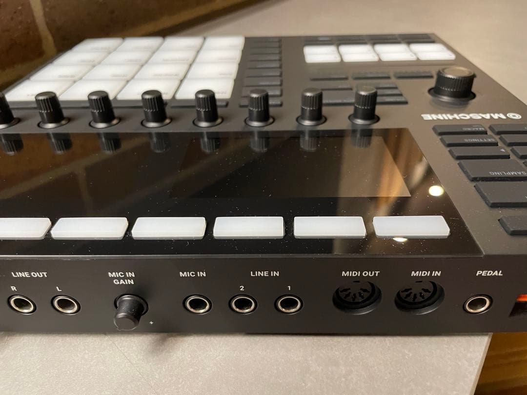 7/31(木)までお値下げ中！美品MASCHINE (本＆ケース付き)