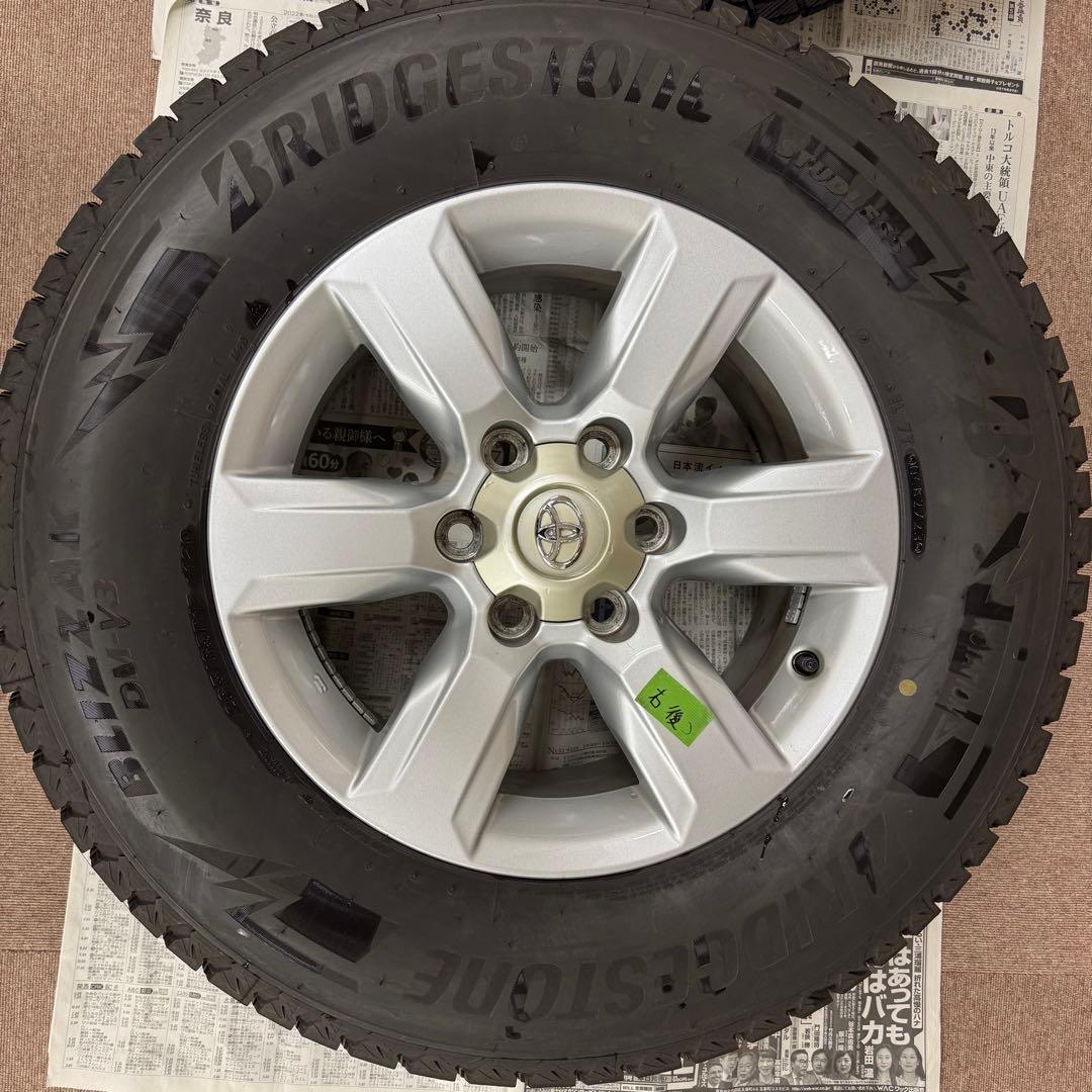 プラド150 純正17インチ BLIZZAK DM-V3 265/65R17
