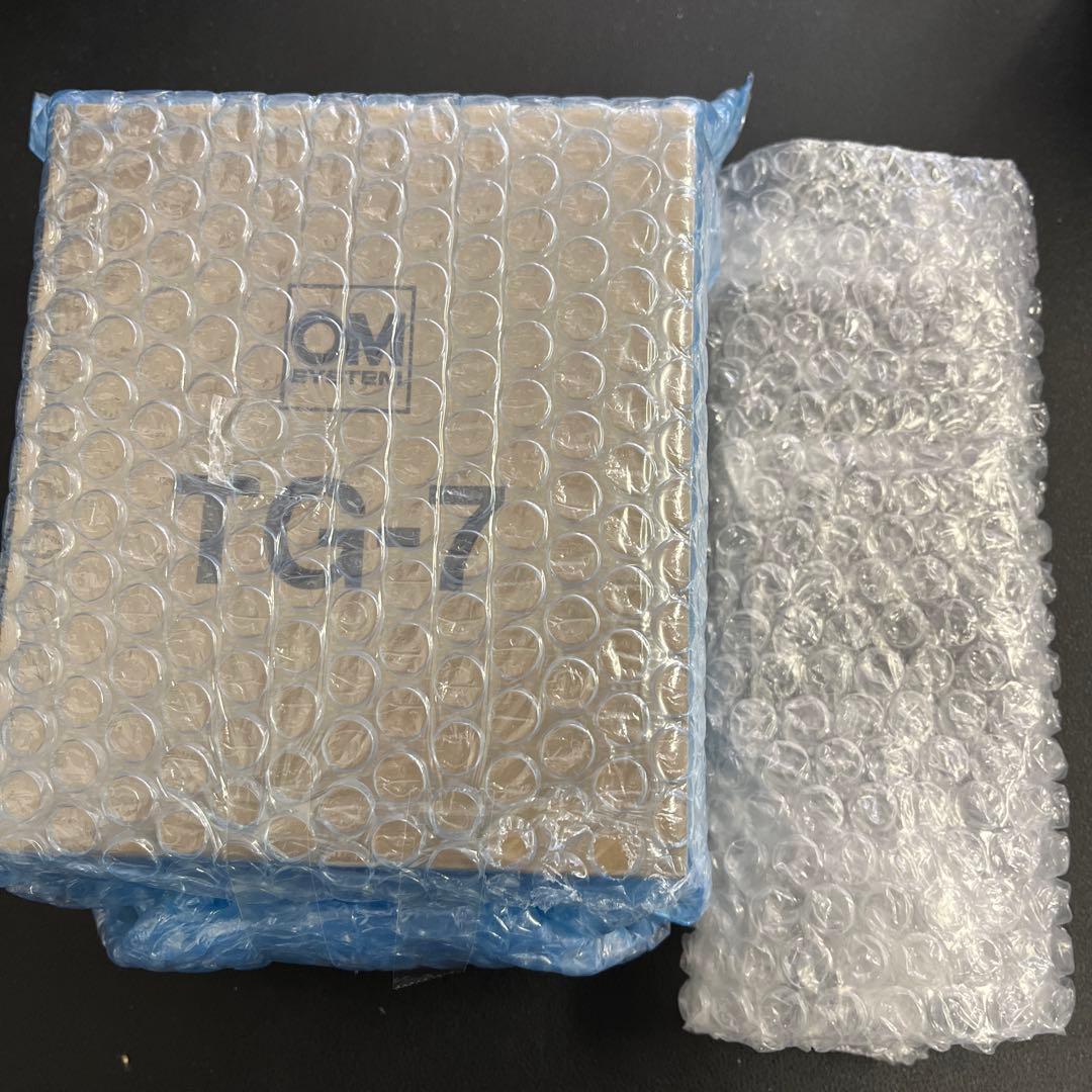 OM SYSTEM TG-7 コンパクトデジタルカメラと予備バッテリー＆充電器