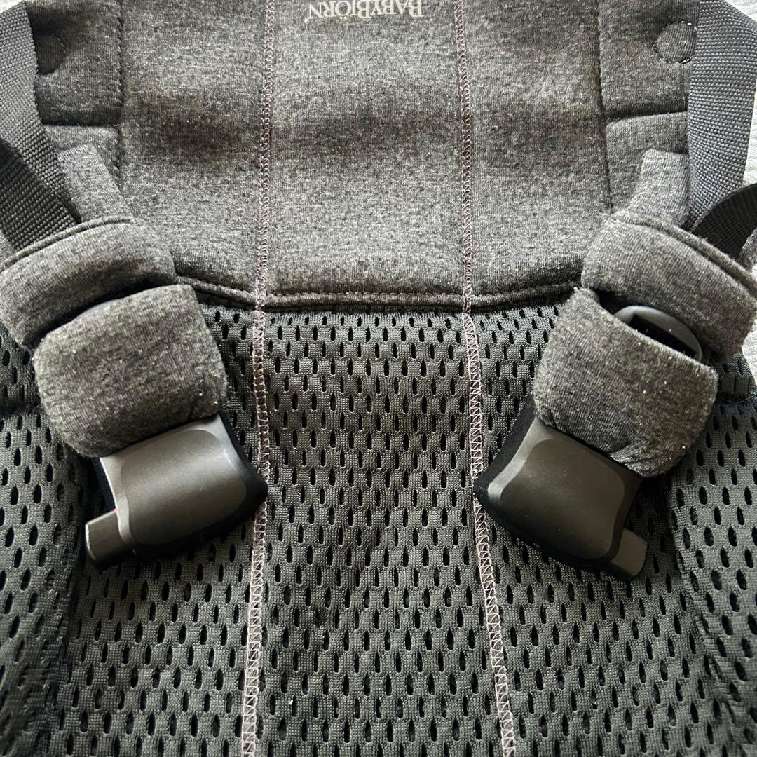 ハーモニー 抱っこ紐　ベビービョルン ブラック 黒 メッシュ よだれカバー付き