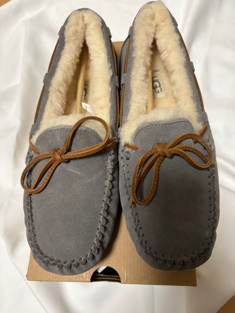【未使用】UGG モカシン ムートン グレー系 25