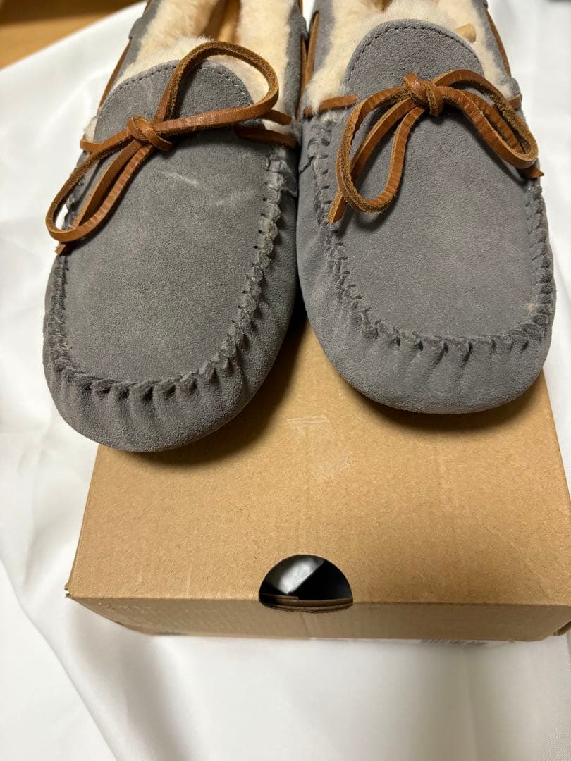 【未使用】UGG モカシン ムートン グレー系 25